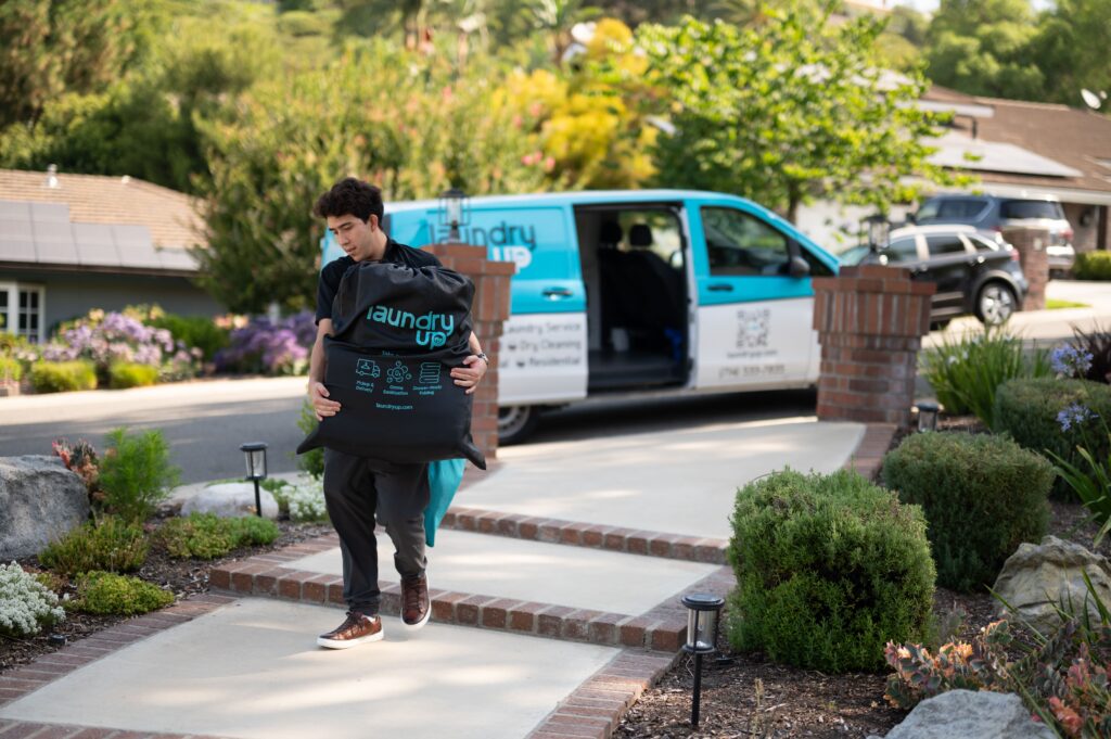 Pickup and Delivery Laundry Service in El Camino Real, CA